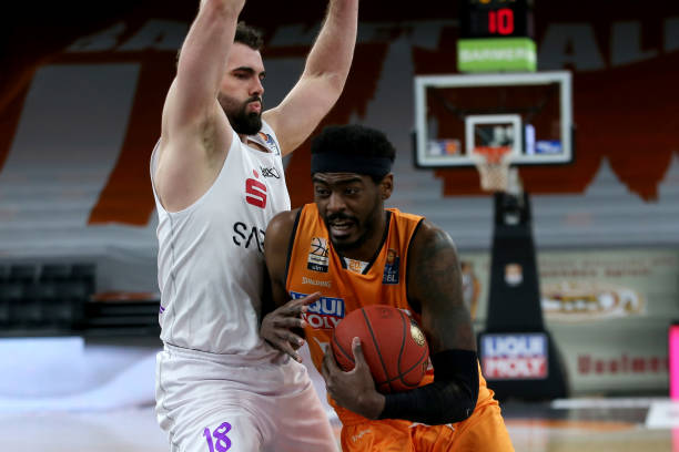 虽然饮酒在 虽然饮酒在