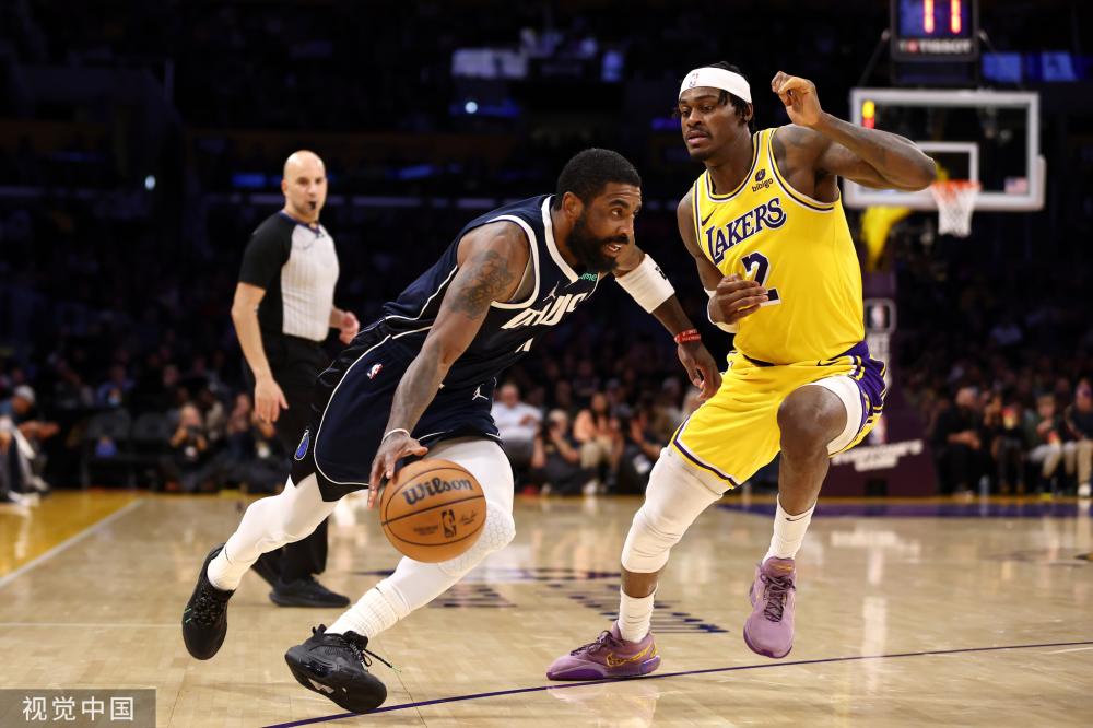 因此展露笑 因此展露笑