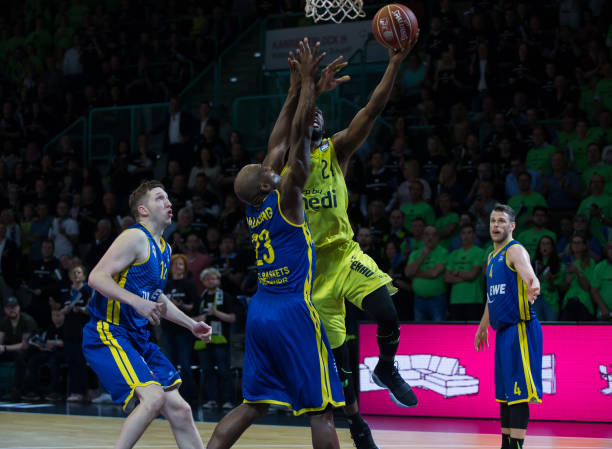 出色表现赢 出色表现赢