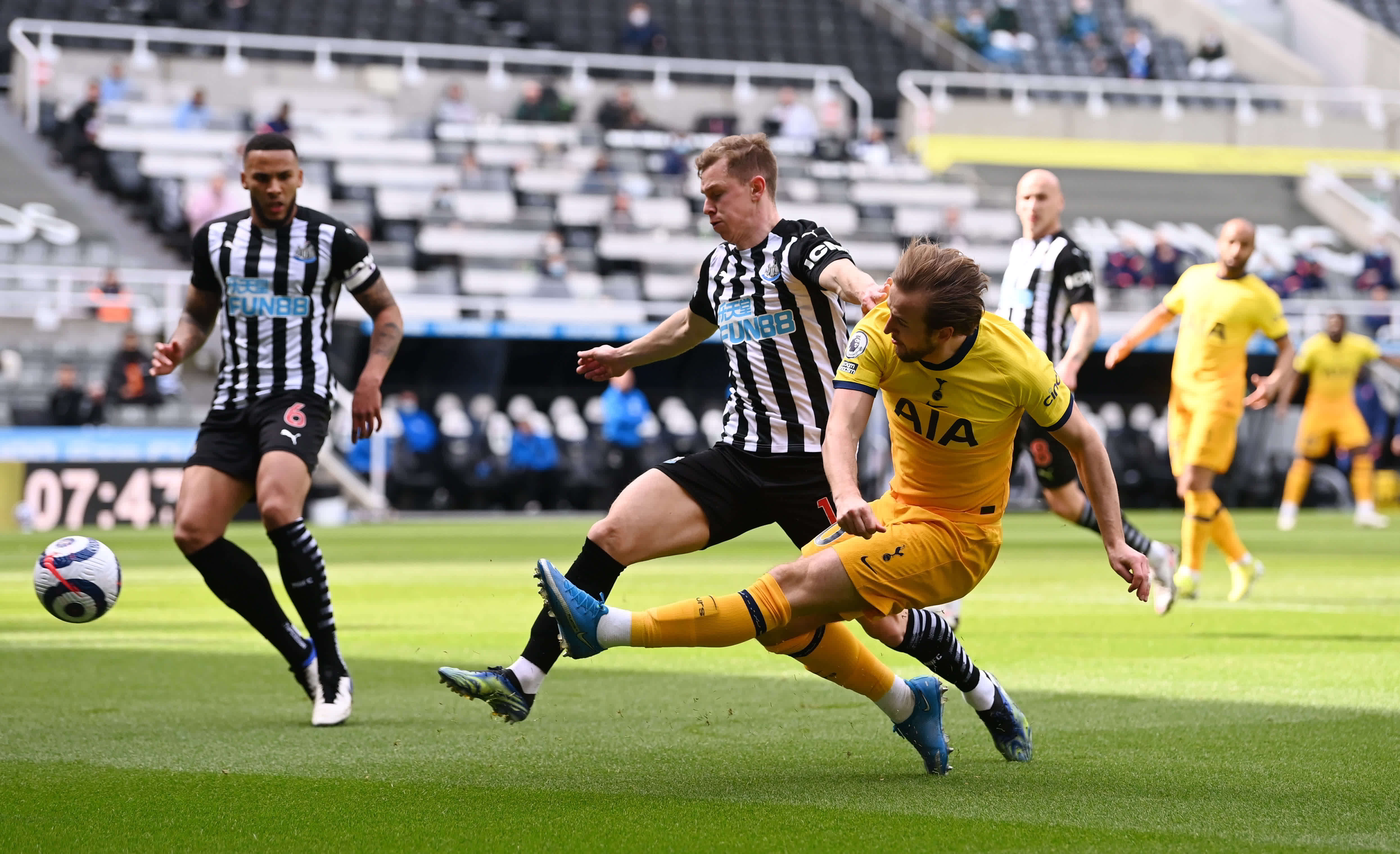 牵制于一体 牵制于一体